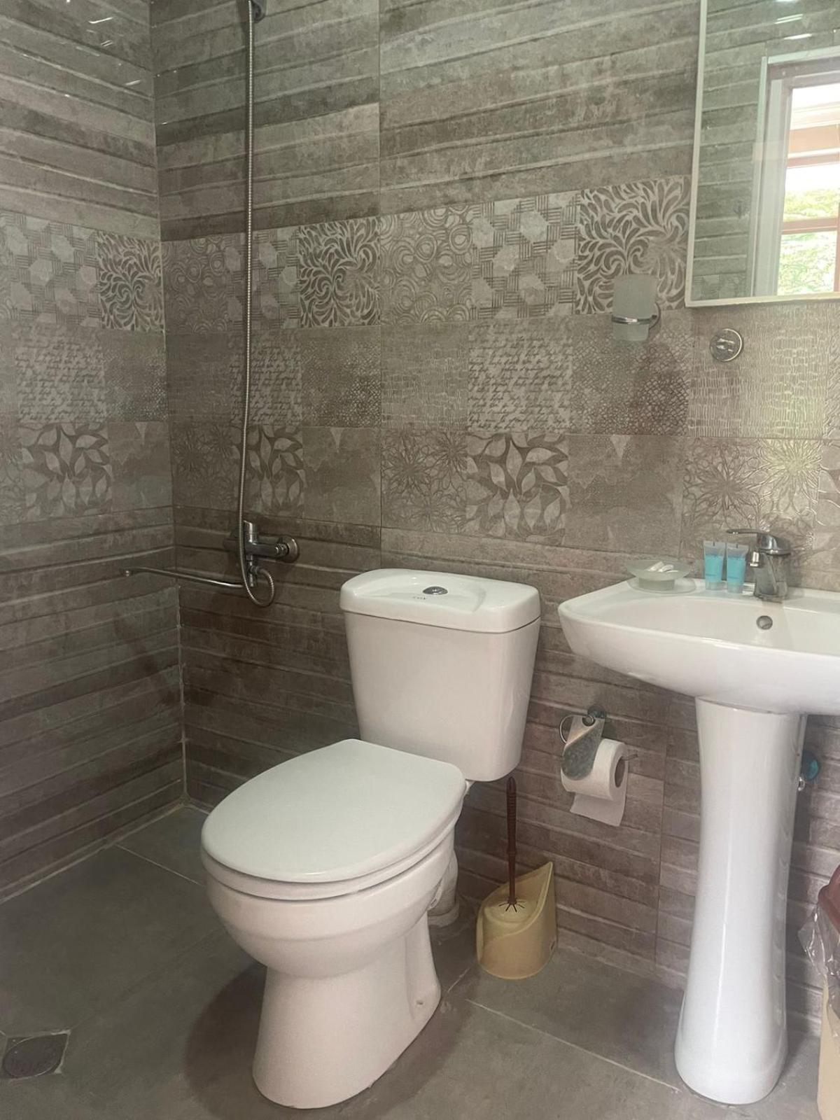 Hotel Guga Kobuleti Luaran gambar